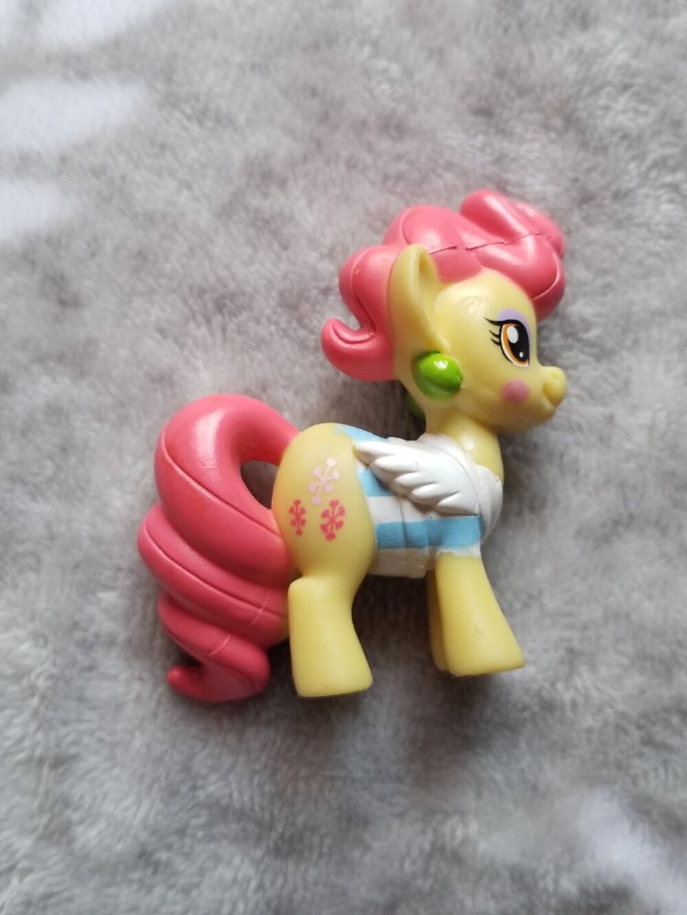 My Little Pony Figure Big Wig Yellow Red MLP G4 Mini Figurine